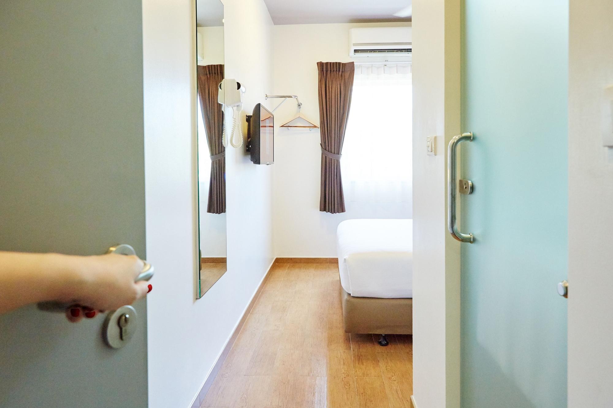Red Planet Bangkok Asoke - Sha Extra Plus Exterior foto