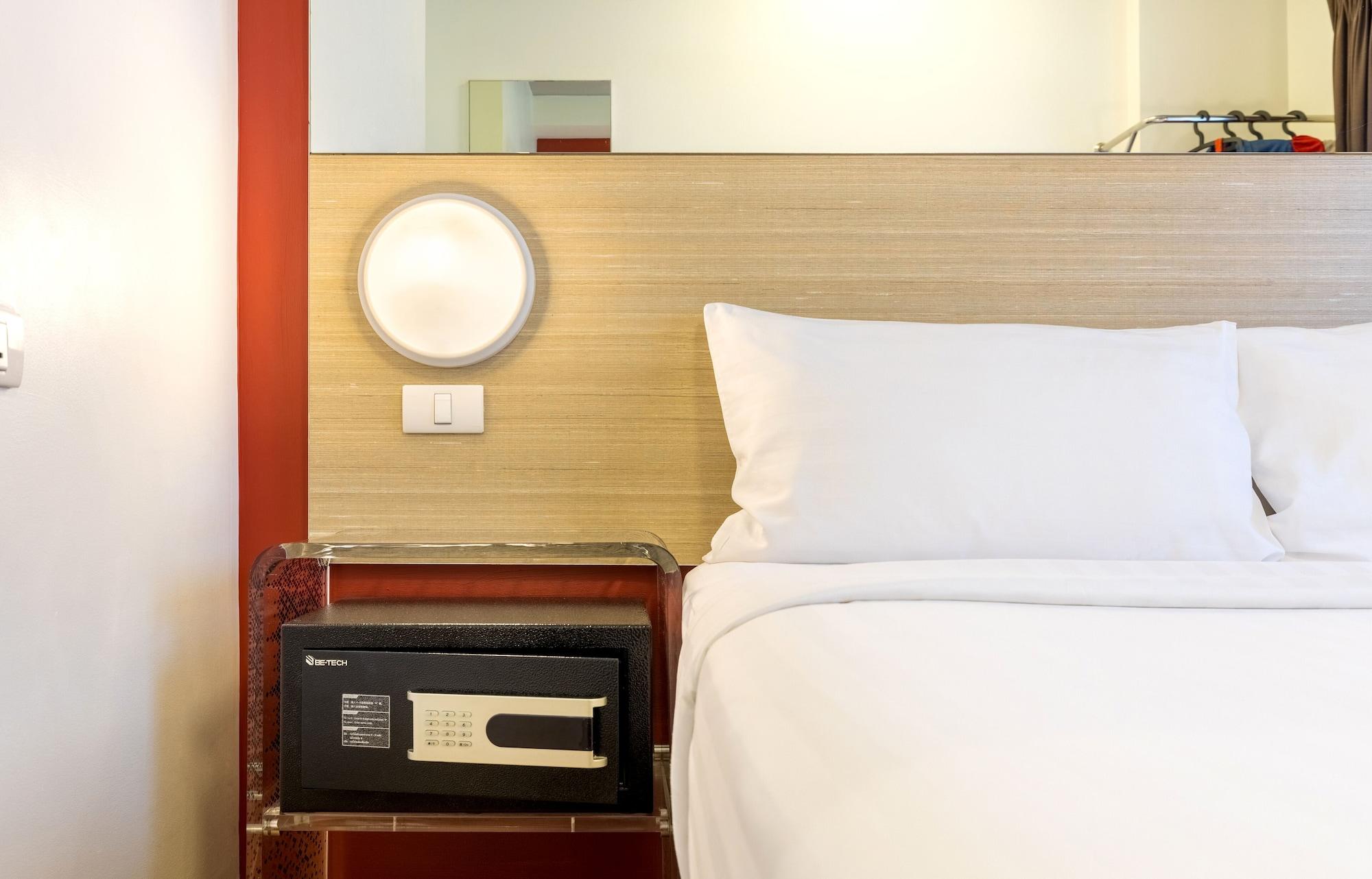 Red Planet Bangkok Asoke - Sha Extra Plus Exterior foto