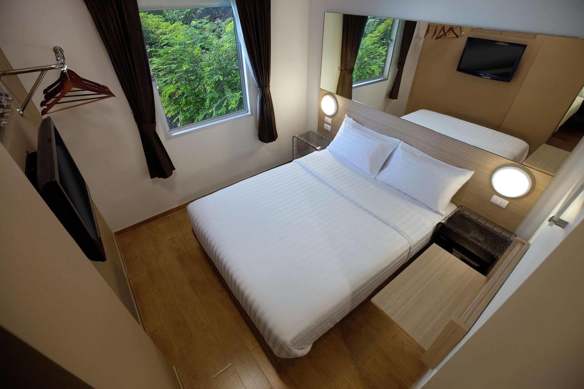 Red Planet Bangkok Asoke - Sha Extra Plus Exterior foto