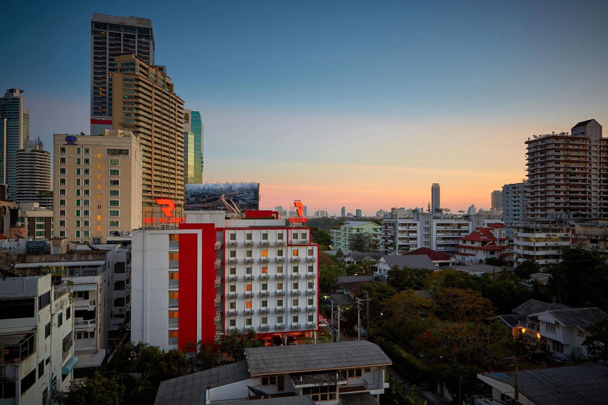 Red Planet Bangkok Asoke - Sha Extra Plus Exterior foto